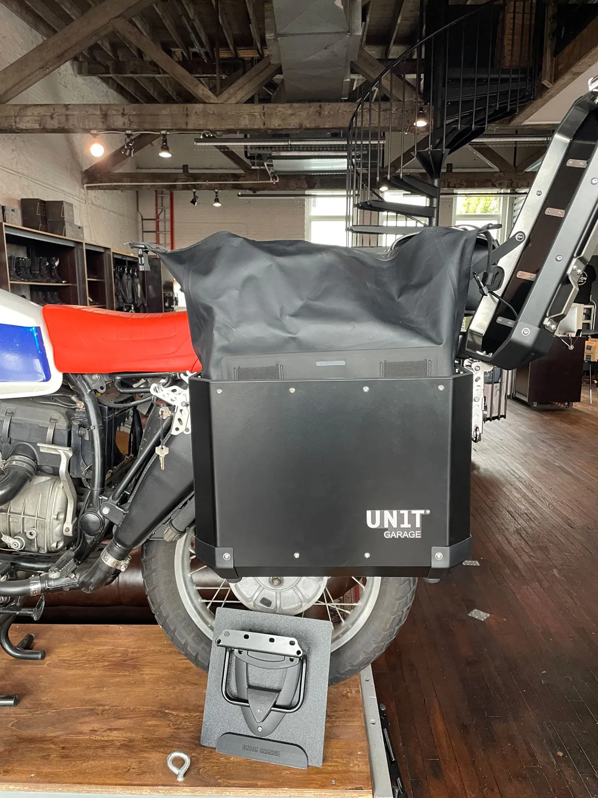 UNIT Garage Khali Series Universal Pannier Liner/Dry Bag (35-44L)