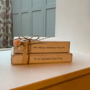 Wooden Stack of Books Lg with Lace - Mom Making Memories 12666